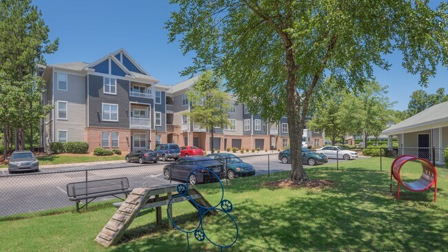 Building Photo - 200 Edinborough Dr