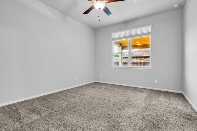 Building Photo - 3430 Redbridge court