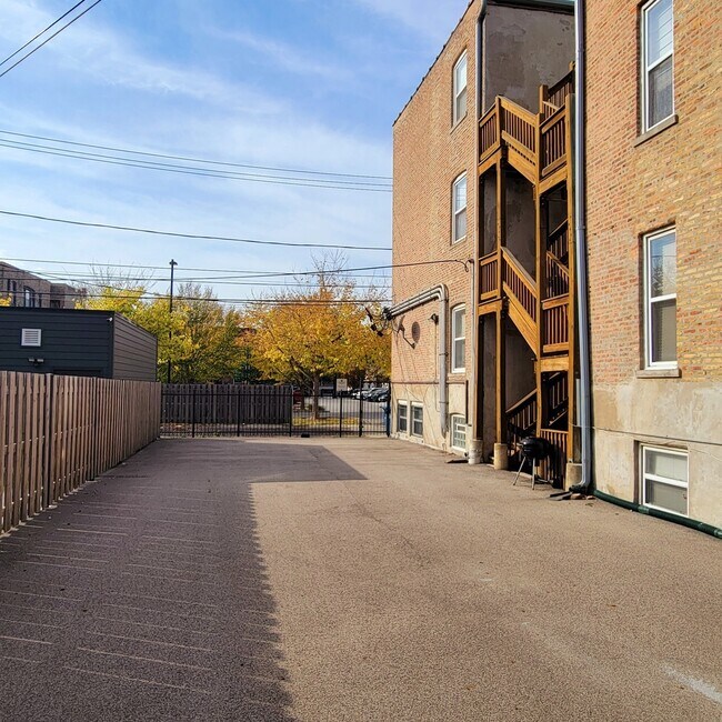 Building Photo - 4600 S Indiana Ave