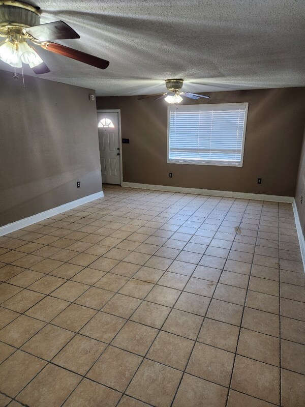 Building Photo - 4758 Francis Dr