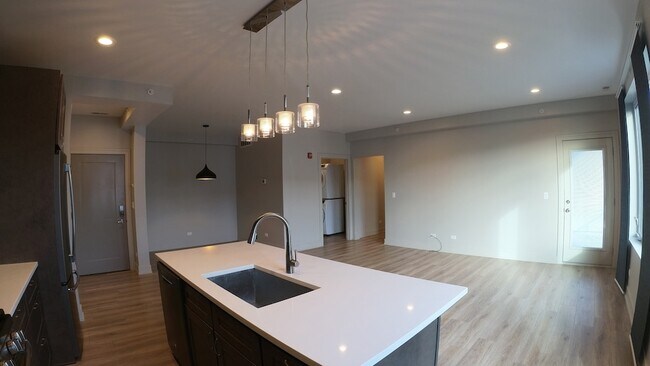 Building Photo - 5001 Prospect Ave