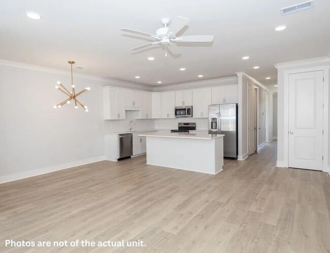 Building Photo - 2023 Rosemary Street