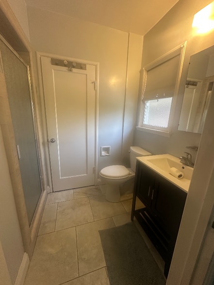 Building Photo - 303 E Park Ave