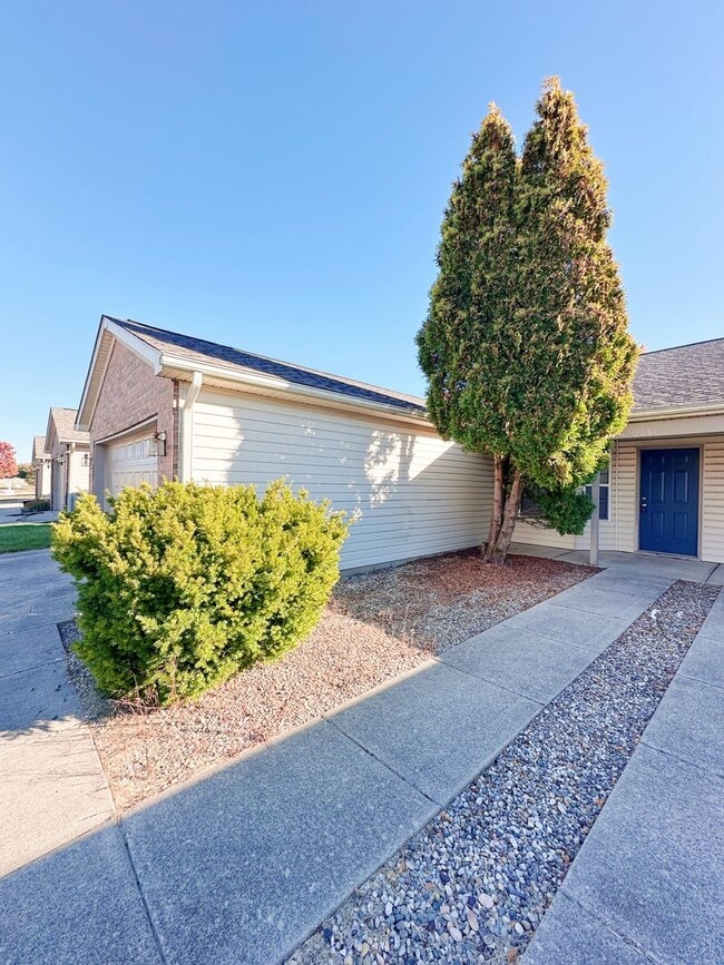 Building Photo - Spacious 2-Bed, 2-Bath Duplex with Attache...