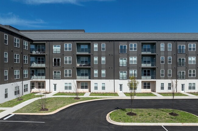 Building Photo - The Grafton Apartment Homes