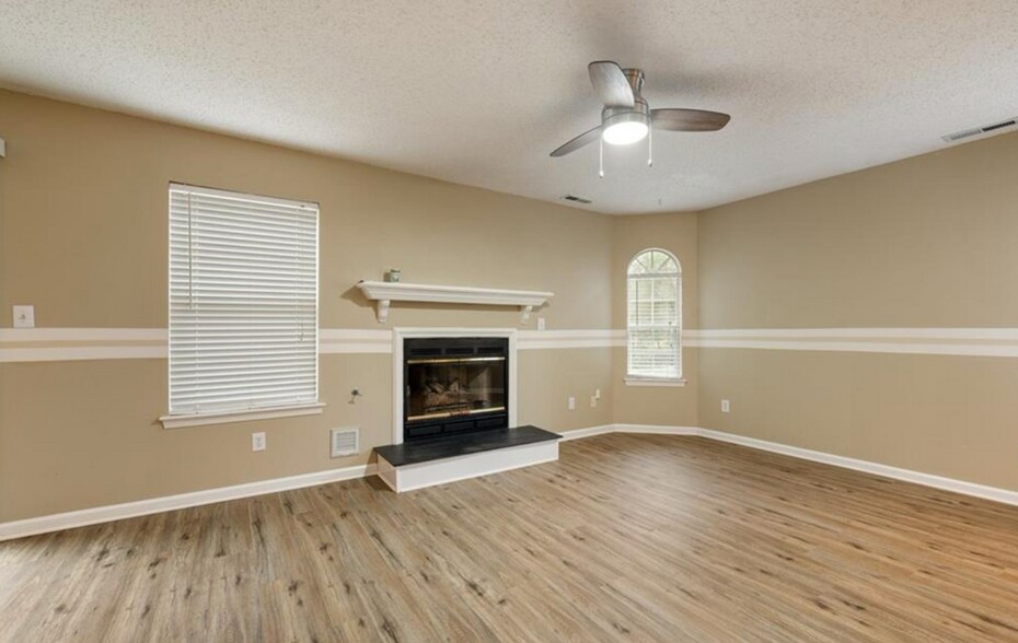 Building Photo - 4520 Shallowford Cir