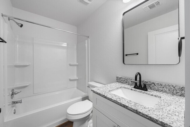 Building Photo - Modern Townhome for Rent – Modern Living a...