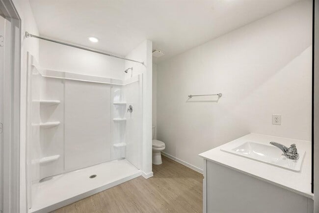 Building Photo - 27418 Sweetwater Bay Dr