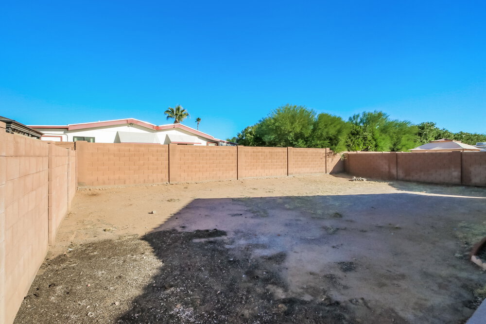 Building Photo - 1355 S 80th St
