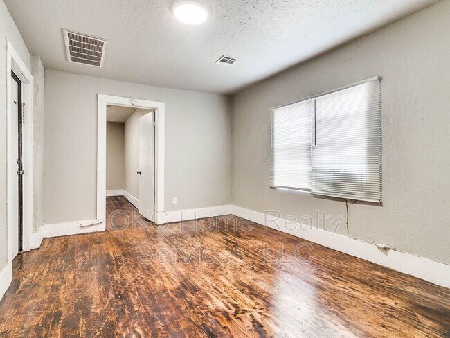 Building Photo - 1740 NW 11th St