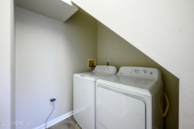 Building Photo - 114 Watson Ave