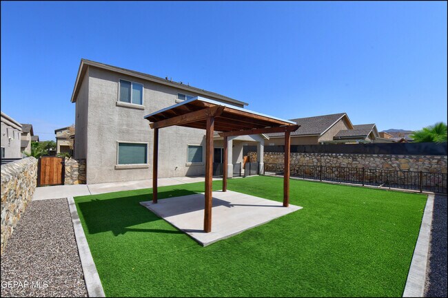 Building Photo - 7528 Wolf Creek Dr