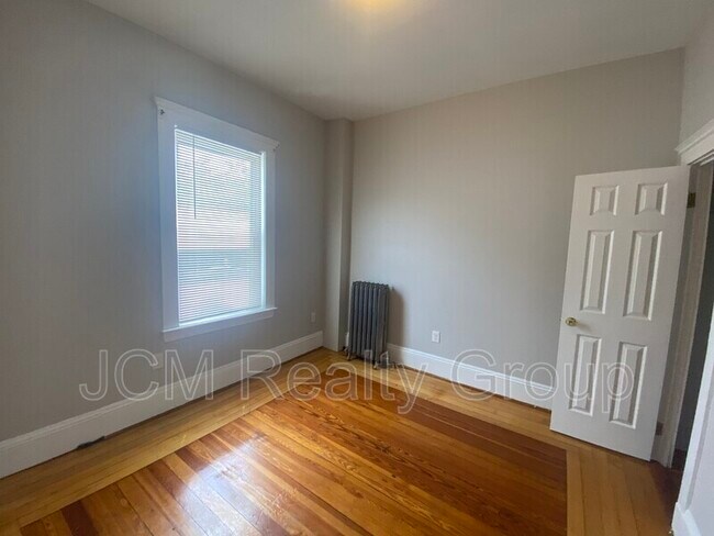 Building Photo - 34 Speedwell St