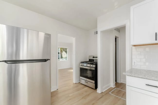 Building Photo - Fully Renovated 2-Bedroom Home with 1-Car Garage