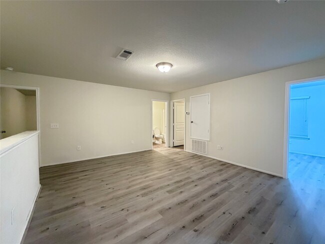 Building Photo - 6819 Dove Stone Dr