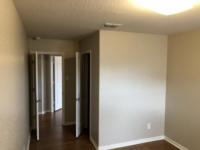 Building Photo - Luckey Ranch One-Story Home with Flex Room