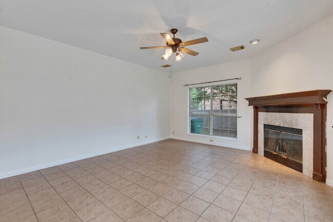 Building Photo - Charming Home in the Coveted River Place C...
