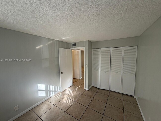 Building Photo - 1820 N Congress Ave