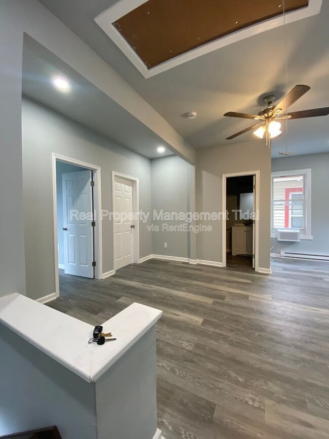 Building Photo - 22 Riverview Ave