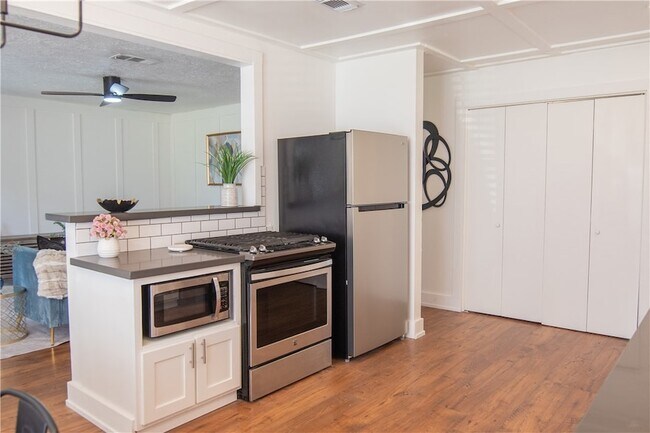 Building Photo - 3213 Heatherwood Dr