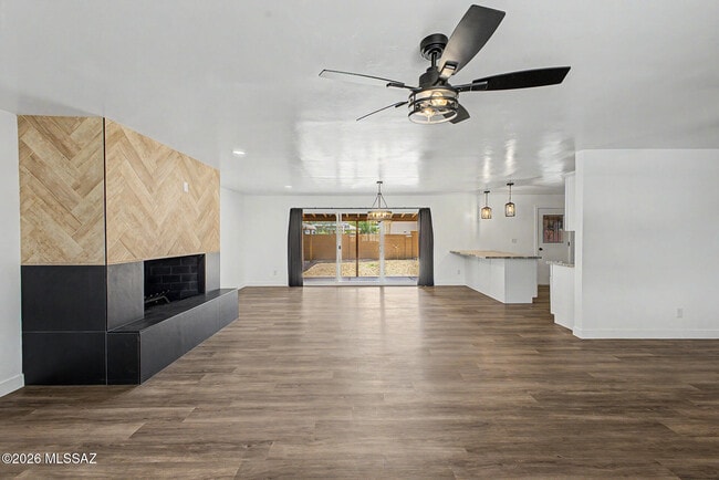 Building Photo - 2625 W Oregon St