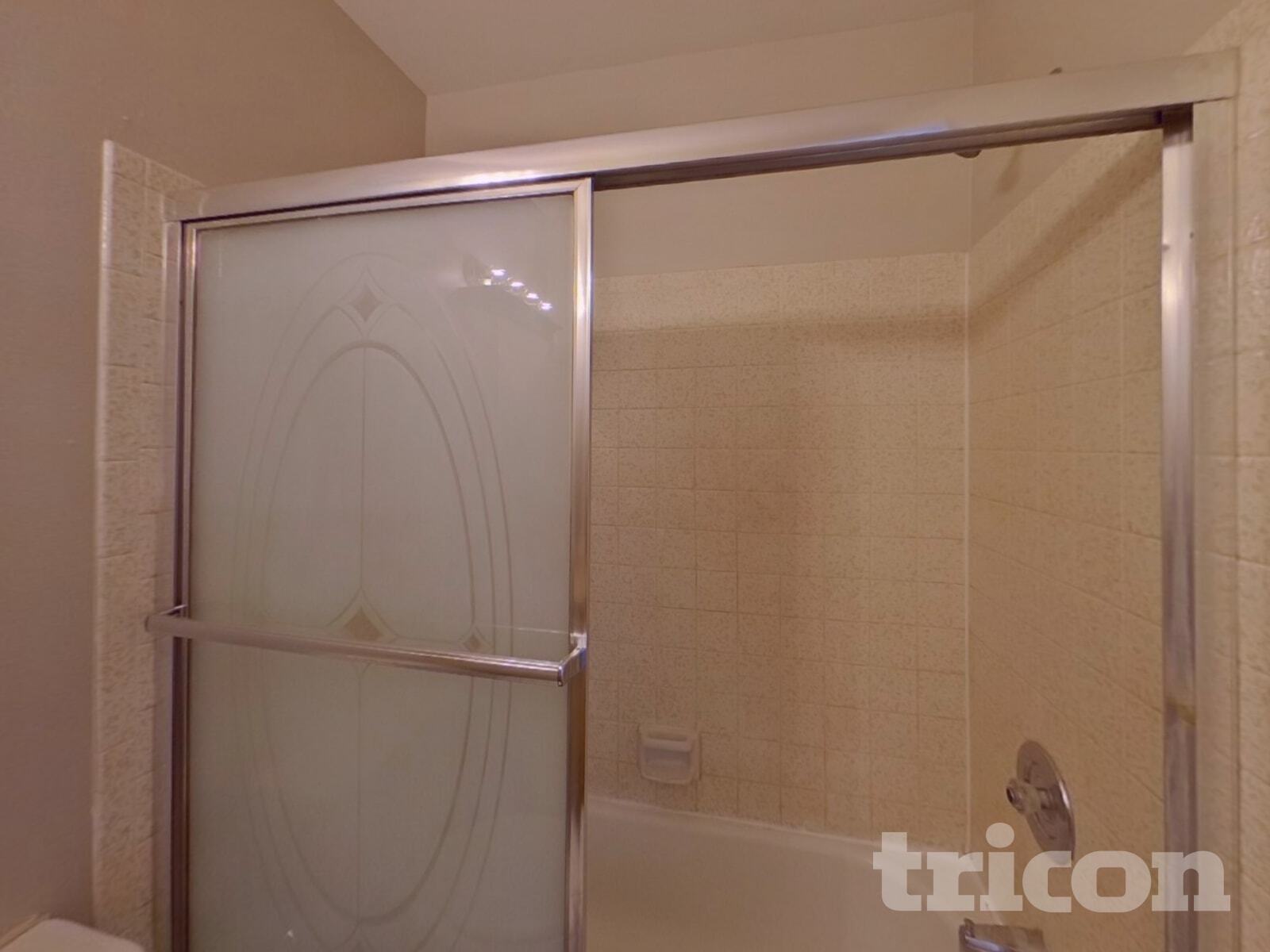 Building Photo - 2435 Shawnee Dr