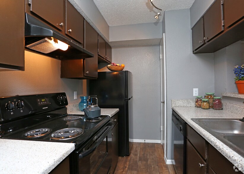 Luna 8081 Marvin D Love Fwy Dallas TX 75237 Apartment Finder