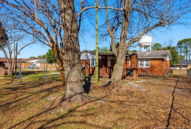 Building Photo - 815 Bedrock Dr