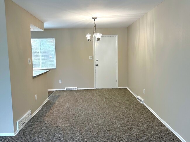 Building Photo - 431 S Victor Way