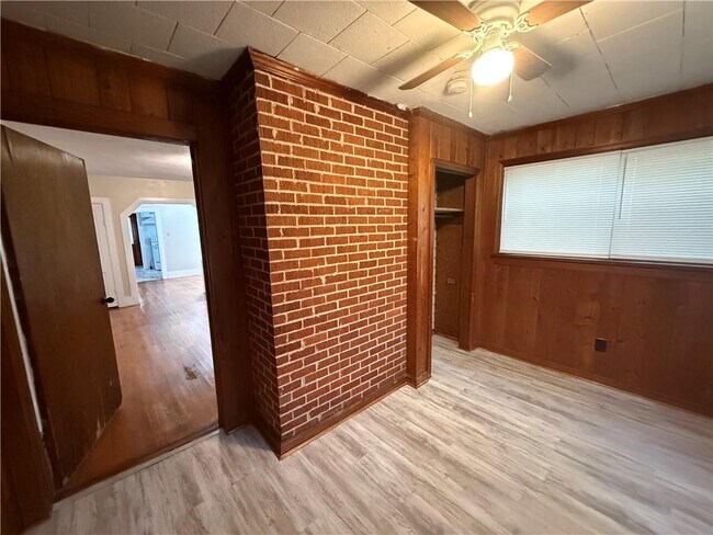 Building Photo - 312 Grant St