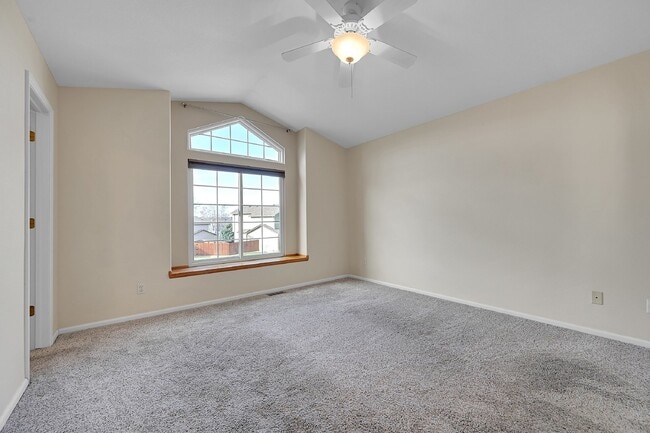 Building Photo - $2,995.00, stunning 4-bedroom, 3.5-bathroo...