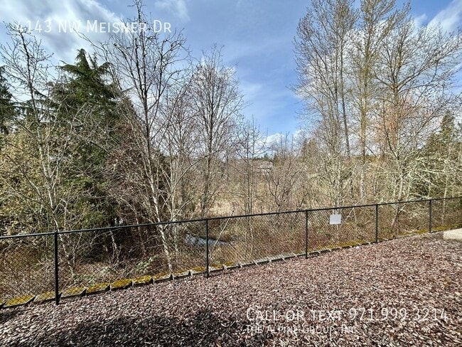 Building Photo - 4143 NW Meisner Dr