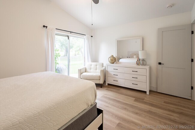 Building Photo - 73 Admirals Ct