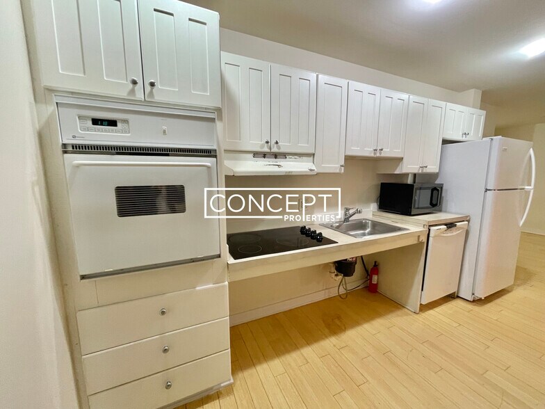 Building Photo - 40 Boylston St