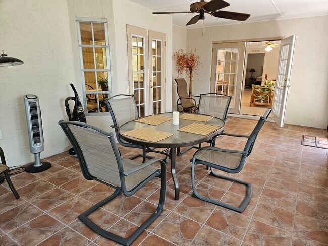 Building Photo - Seasonal Short-Term Single-Family Heated Pool Home located in Venice Gardens!