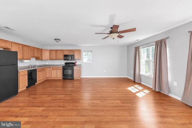 Building Photo - 512 Sunflower Way