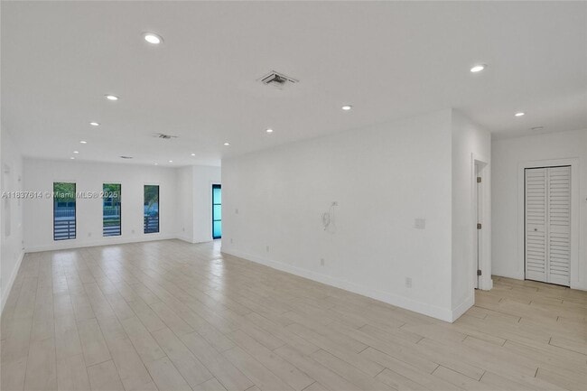 Building Photo - 120 NW 41st St