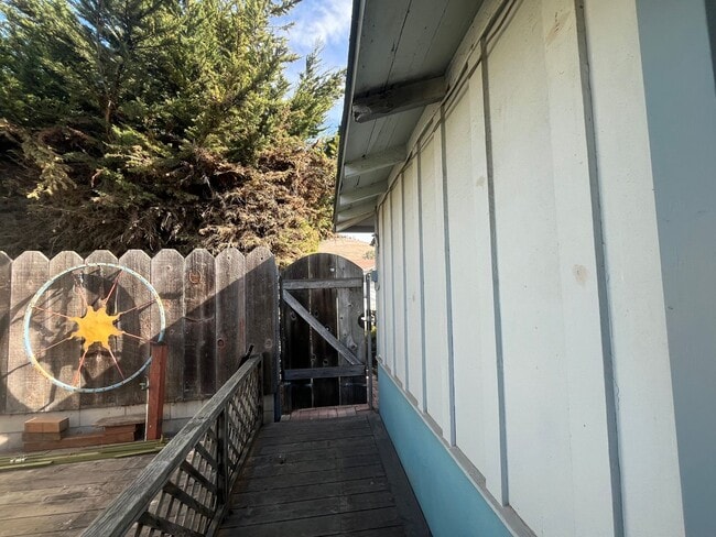 Building Photo - Morro Bay I Bedroom - Blocks to the Beach