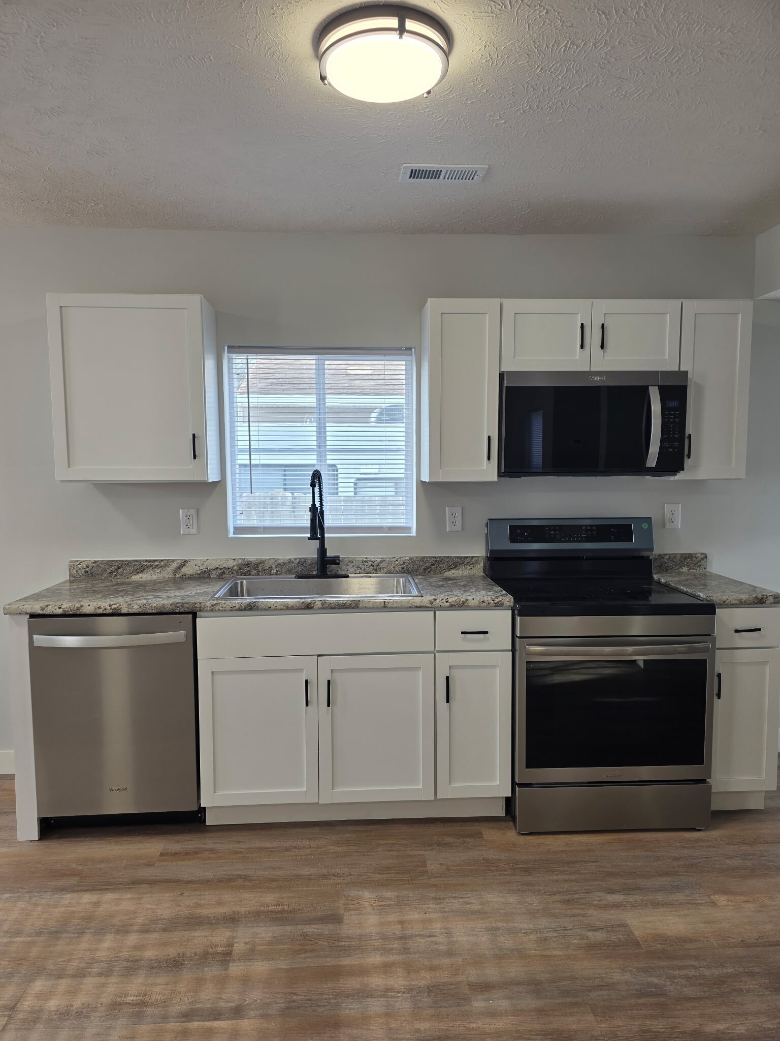 Building Photo - 2025 N 31st St