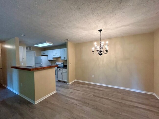 Building Photo - COMING SOON!!  Stylish 2 Bedroom, 2 Bath C...