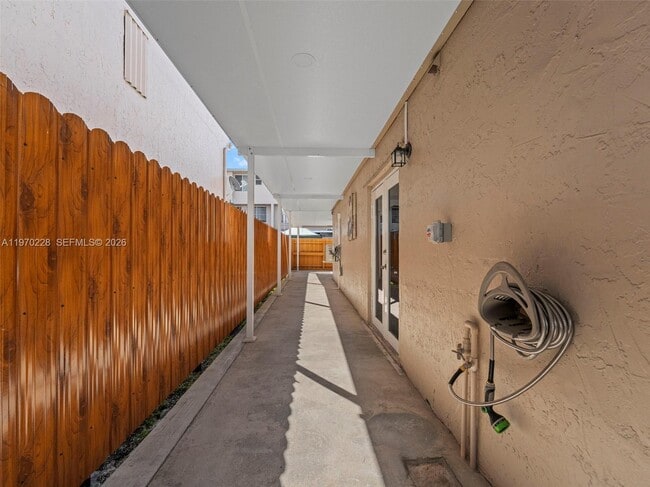 Building Photo - 1096 W 42nd Pl