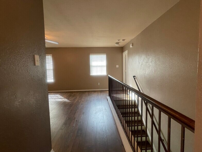 Building Photo - 411 Marquitos Drive