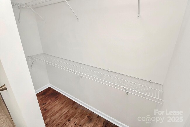 Building Photo - 403 E 27th St