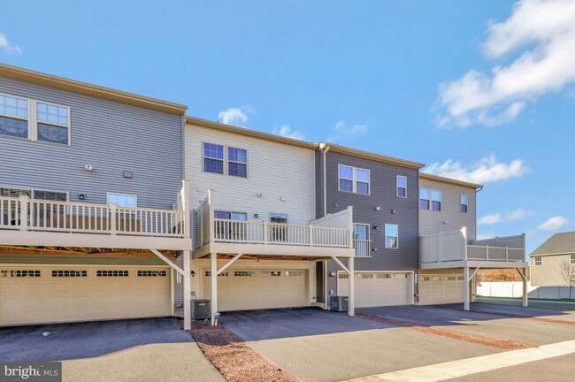 Building Photo - 14934 Ring House Rd