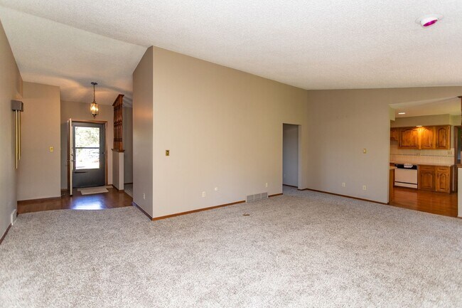 Building Photo - Ranch Style Home Located inside Kissing Camels!