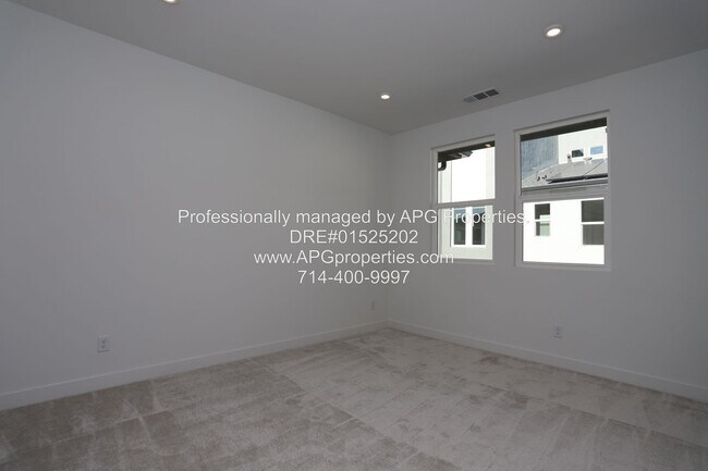 Building Photo - 1511 W Bushell St