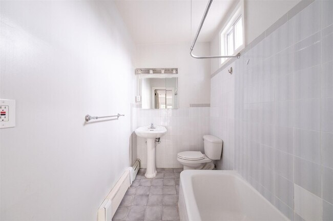 Building Photo - 115 Wolfs Ln