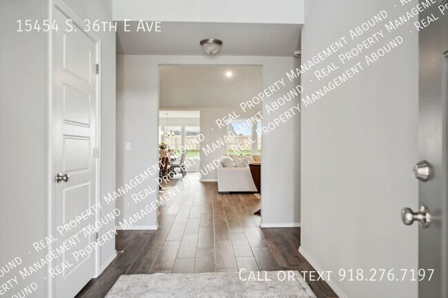Building Photo - 15454 S 36th E Ave