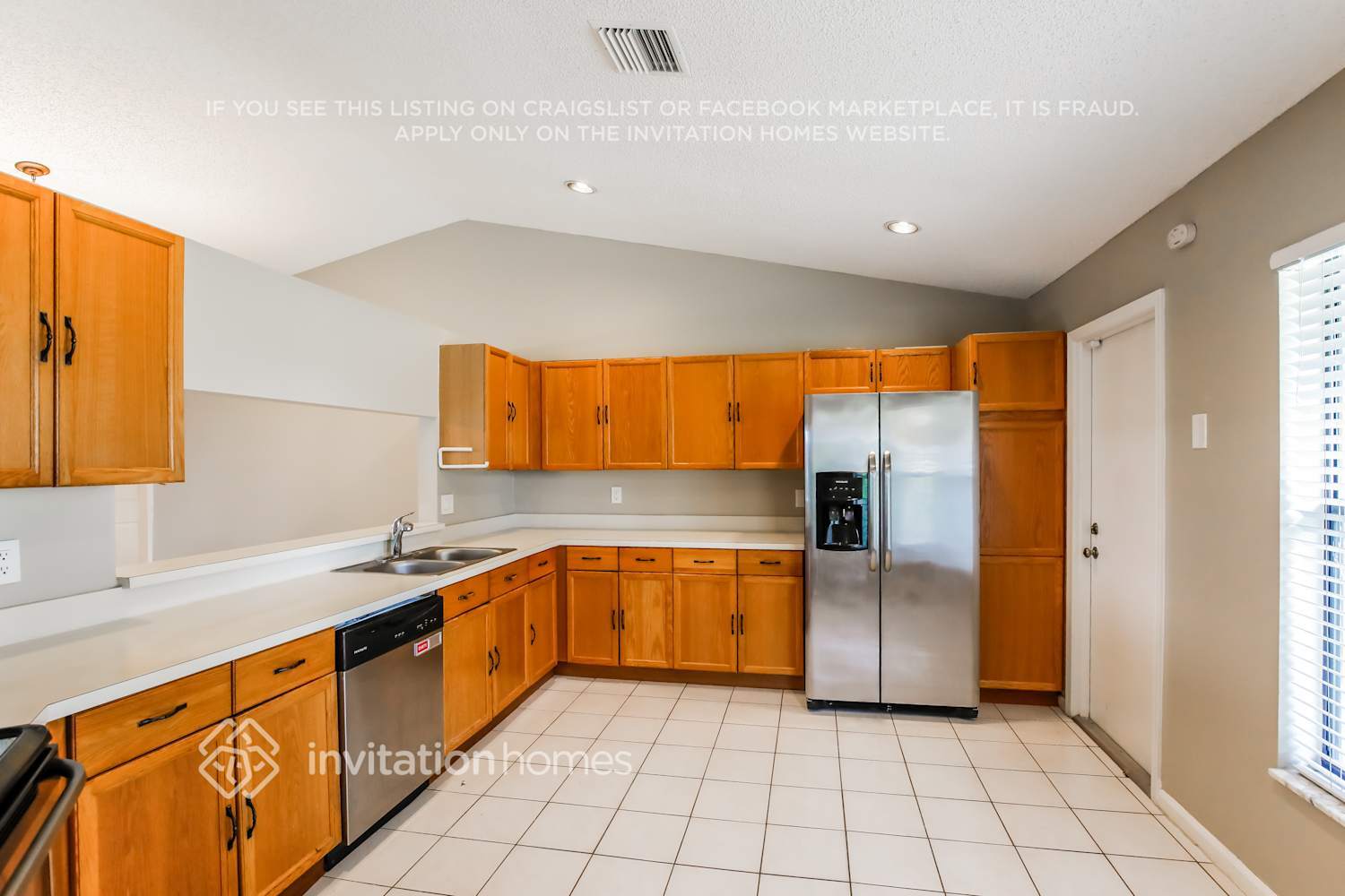 Building Photo - 8029 W Country Club Blvd