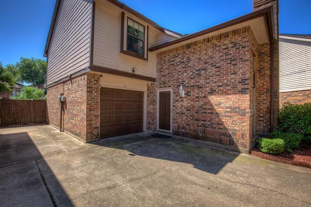 Building Photo - 300 Stoneledge Dr